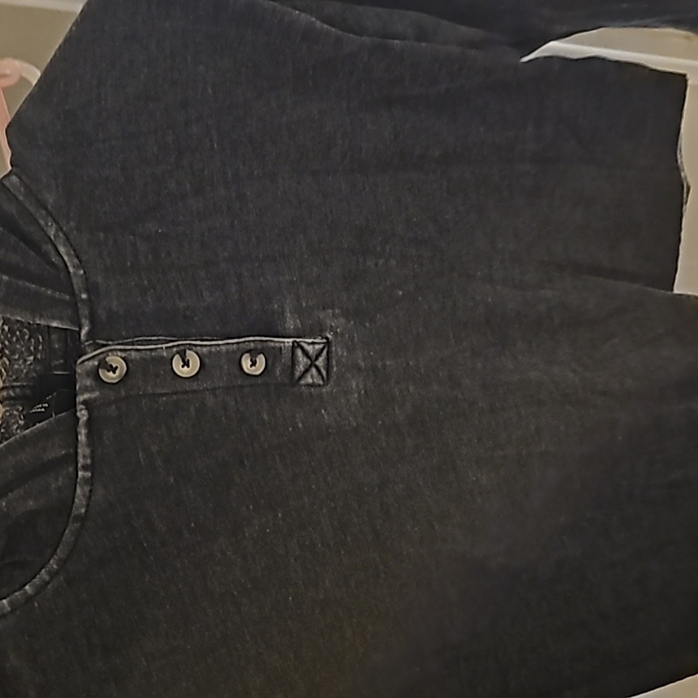 Levis top